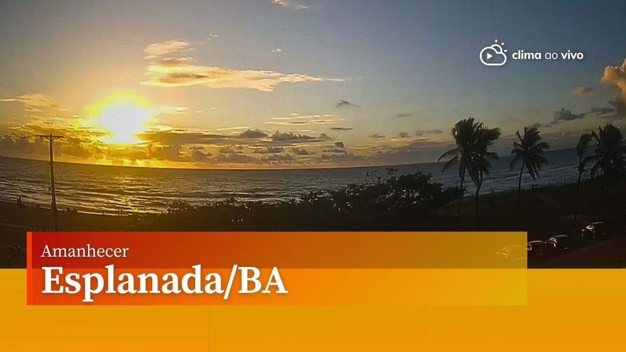 A imagem mostra um belo amanhecer em Esplanada (Baixio), no estado da Bahia 